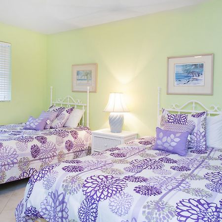 Silver Sands Condominiums West Bay Bagian luar foto