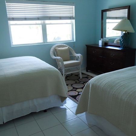 Silver Sands Condominiums West Bay Bagian luar foto