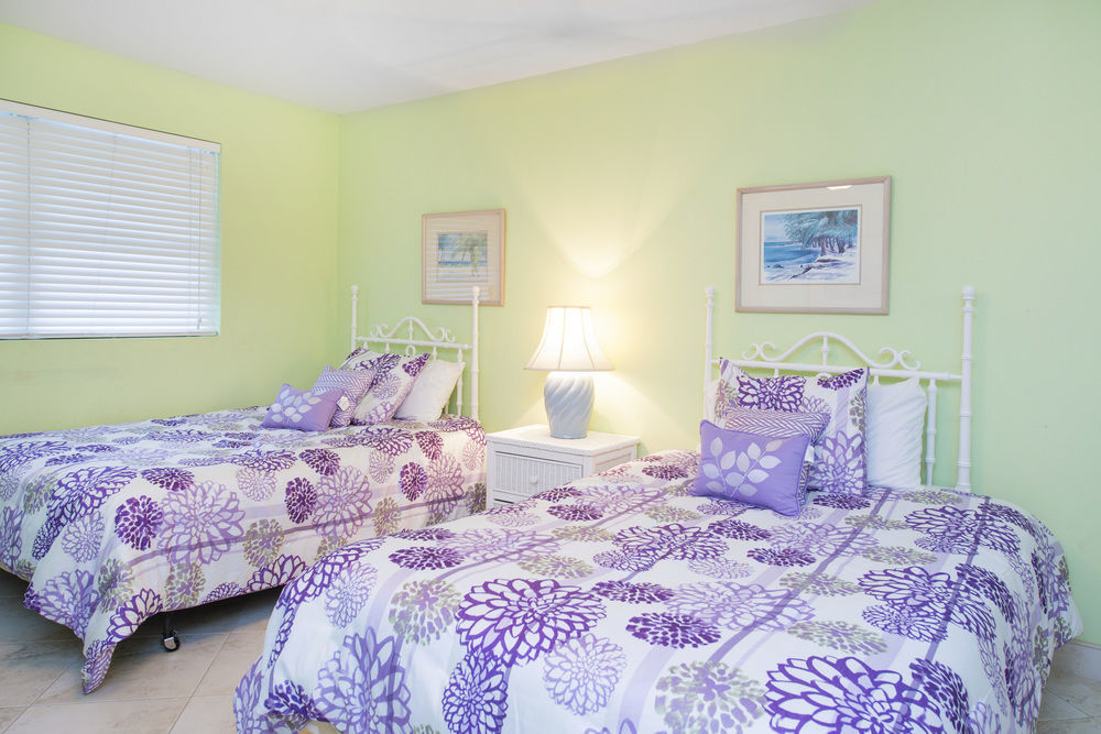 Silver Sands Condominiums West Bay Bagian luar foto