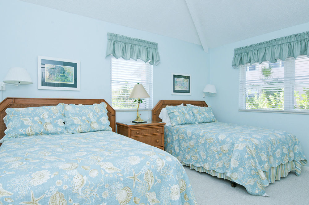 Silver Sands Condominiums West Bay Bagian luar foto