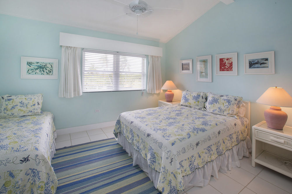 Silver Sands Condominiums West Bay Bagian luar foto