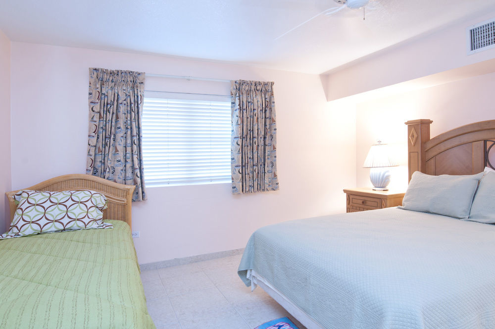Silver Sands Condominiums West Bay Bagian luar foto
