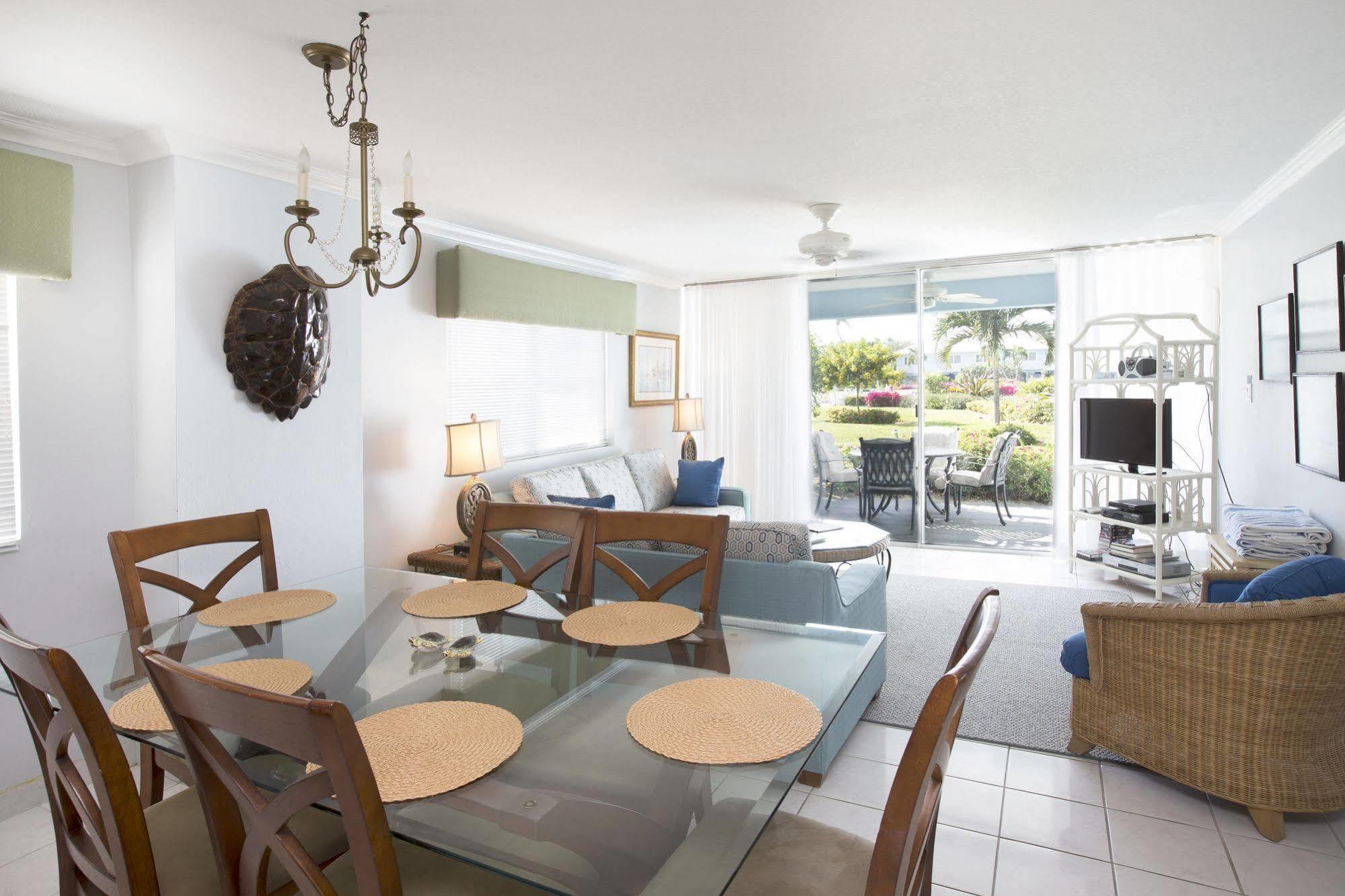 Silver Sands Condominiums West Bay Bagian luar foto