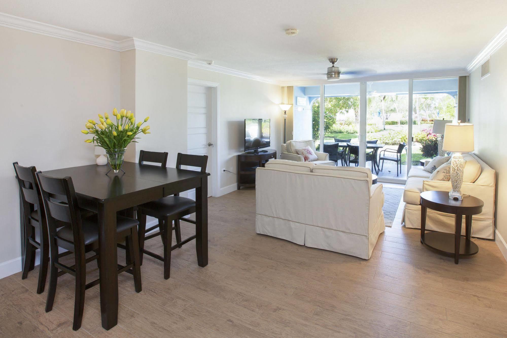 Silver Sands Condominiums West Bay Bagian luar foto