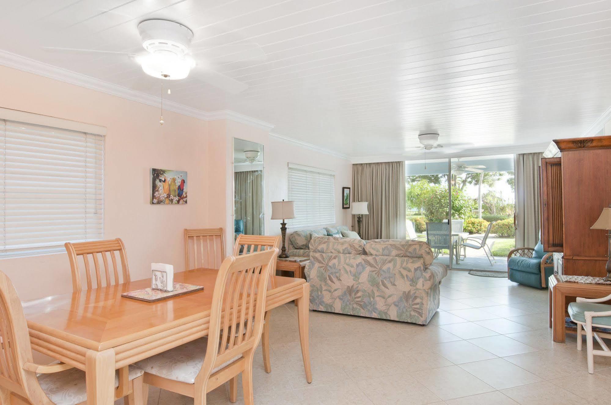 Silver Sands Condominiums West Bay Bagian luar foto
